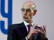Der NBA-Commissioner Adam Silver an einer Medienkonferenz in Japan (Bild: KEYSTONE/AP/KIICHIRO SATO)