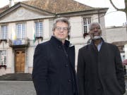 Können laut Gerichtsbeschluss ins Amt zurück: die Stadträte von Vevey, Jérôme Christen und Michel Agnant. (Bild: Keystone/LAURENT GILLIERON)