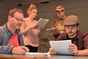 Von links: Kurt Wyrsch, Patricia Birchler, Dani Walker und Luca Zberg sind bereits fleissig am Proben. (Bild: Hans Zgraggen)