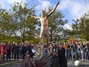 Die Bronzestatue von Ibrahimovic wurde in Malmö eingeweiht (Bild: KEYSTONE/AP TT NEWS AGENCY/JOHAN NILSSON)