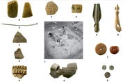 1: Ausgrabungssituation 1974, 2: Steinbeilklingen, 3: Bronzene Rollenkopfnadel, 4: Fragmente von verzierten Kremaikgefässen aus verschiedenen Epochen, 5: Bronzene Lanzenspitze, 6: Teil einer Pferdetrense aus Hirschgeweih, 7: Schmuckperlen aus Bernstein, 8: Münzen aus römischer Zeit. (Bild: PD)