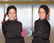 Alessia und Selina Arnold trainieren auf der Eisbahn. (Bild: PD)