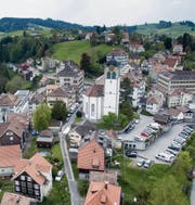 Entgegen dem Trend steigen in Trogen die Schulden. Bild: Michel Canonica/Hanspeter Schiess (18. Mai 2017)