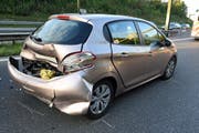 Bei diesem Auto wurde das Heck in Mitleidenschaft gezogen. (Bild: Luzerner Polizei, 8. Oktober 2019)