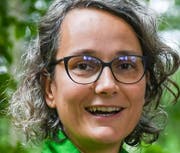 Nicole Schwalda, Coach für Waldbaden, Achtsamkeit und Stressmanagement. (Bild: Reto Martin)