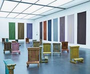 Beten universell. Werk von Giulia Piscitelli, 2019: "Una nuvola come tappeto", Holz, Gebetsteppich. Bild: Jakob Ineichen (Luzern, 31. Oktober 2019)