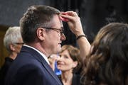 Vom Misserfolg überrascht: SP-Präsident Christian Levrat am Wahlsonntag. (KEYSTONE/Anthony Anex)