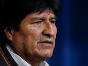 Der bolivianische Präsident Evo Morales tritt zurück. Zuvor hatte er am Sonntag eine Neuwahl nach der umstrittenen Präsidentenwahl vor drei Wochen angekündigt. (Bild: KEYSTONE/AP/JUAN KARITA)