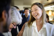 Schafft die Sensation: Johanna Gapany kann sich gegen den Bisherigen Beat Vonlanthen durchsetzen. (Bild: Keystone, 10.11.2019)