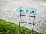 Die Bestattungsmesse in Luzern zeigte Angebote rund um den Tod. (Bild: KEYSTONE/PETRA OROSZ)