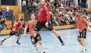 Die Stanser Offensive mit David Riederer (am Ball) funktioniert gegen Möhlin, nicht aber die Abwehr. Bild: Roger Grütter (Stans, 9. November 2019)