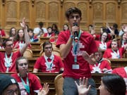 Die Jugendlichen haben ihre Forderungen und Ideen aus der Klimabewegung und dem Frauenstreik ins Bundeshaus gebracht. (Bild: Lukas Lehmann, Services du Parlement)