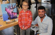 Naci Kocaslan mit einem talentierten Nachwuchskünstler, Sacha Tresch. (Bilder: Paul Gwerder Altdorf, 9. November 2019)