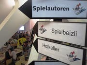 Wegweiser an der Spielenacht vom vergangenen Wochenende im St.Galler Pfalzkeller. (Bild: PD - 9. November 2019)