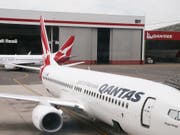 Zwei Maschinen des Typs Boeing 737 der australischen Fluggesellschaft Qantas am Flughafen von Sydney. (Bild: KEYSTONE/AP/RICK RYCROFT)