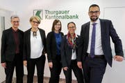 Stefano Sassano (rechts) mit dem Team der TKB Tägerwilen: Heidi Zweifel, Mirjam Ciraci, Jolanda Erni und Yvonne Montagnese (von links). (Bild: PD)