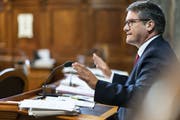 Seit 2008 präsidiert Christian Levrat die SP. Noch diesen Monat dürfte er seinen Rücktritt einreichen. (Bild: Alessandro della Valle/Keystone)