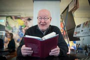 Autor Ivo Ledergerber liest am Donnerstag im Parterre 33 aus dem Band, den er sich quasi zum 80. Geburtstag selbst geschenkt hat. (Bild: Ralph Ribi - 18. Januar 2017)