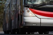 Am Samstagmorgen schloss eine Chauffeuse in ihrer Not einen 29-jährigen Mann in ihrem Bus ein. (Symbolbild: Urs Jaudas)