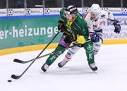 Thurgaus Joel Scheidegger lässt im perfekten Startdrittel den Zürcher Alexander Braun stehen. (Bild: Mario Gaccioli)