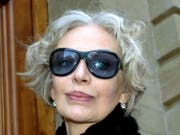 Die französisch-schweizerische Sängerin und Schauspielerin Marie Laforêt musste sich 2004 vor einem Genfer Gericht wegen Rufmord-Vorwürfen an ihrem Ex-Mann verantworten. (Bild: Keystone/MARTIAL TREZZINI)