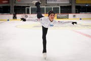 Die 13-jährige Carla Scherrer trainiert beim Eislaufclub Wil. (Bild: Lisa Jenny)