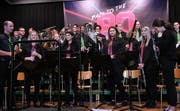 Die Kriessener Musikantinnen und Musikanten freuten sich über den begeisterten Applaus. (Bild: Max Pflüger)