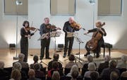 Das Brodsky Quartet aus Grossbritannien beim Auftritt im Marianischen Saal in Luzern. Bild: Dominik Wunderli (Luzern, 3. November 2019)