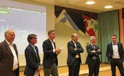 Podium am Berufs- und Weiterbildungszentrum Toggenburg in Wattwil (von links): KGV-Präsident Andreas Hartmann, BWZT-Rektor Matthias Unseld, Moderator Mathias Müller, Regierungsrat Bruno Damann, IHK-Präsident Markus Bänziger und Kanti-Rektor Martin Gauer. (Bild: Timon Kobelt)