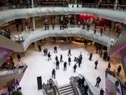 Die «Mall of Switzerland» in Ebikon musste nach einer Bombendrohung evakuiert werden - nun kommt der Verantwortliche vor Gericht. (Bild: KEYSTONE/ALEXANDRA WEY)