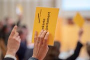 Die Sitzung des Stadtparlaments dauert rund zweieinhalb Stunden. (Bild: Urs Bucher)