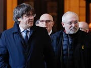 Der spanische Oberste Gerichtshof hat weitere internationale Haftbefehle gegen Ex-Mitglieder der katalanischen Regionalregierung erlassen. So etwa gegen den ehemaligen Regionalminister Lluis Puig (rechts). (Bild: KEYSTONE/EPA/STEPHANIE LECOCQ)