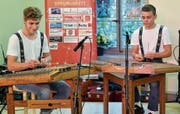 An der Vorausscheidung des Prix-Walo-Sprungbretts in Schwyz: das Duo Sarian mit Florian Iseli und Samuel Aeschbacher. (Bild: PD)