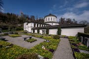 Das alte Krematorium mit zweistöckigem Kuppelbau und Gräberhallen im Luzerner Friedental. (Bild: Pius Amrein, Luzern, 15. April 2019)