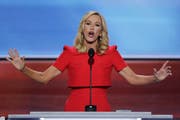 Paula White hat gut lachen: Sie arbeitet jetzt offiziell für den Staat. (Bild: AP/Keystone)