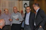 Rolf Häberli und Armin Benz stellen Quizfragen an Thomas Stricker und Lucas Keel (von links). (Bilder: Kathrin Meier-Gross)