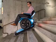 Technologien können Menschen mit Beeinträchtigungen im Alltag helfen, Hindernisse zu überwinden. Damit neue Technik besser auf die Bedürfnisse der Nutzenden abgestimmt wird, lanciert die ETH ein neues Kompetenzzentrum. (Bild: KEYSTONE/ENNIO LEANZA)