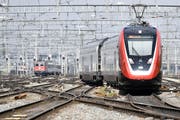 Abfahrt des Fernverkehrs-Doppelstockzugs FV-Dosto im Hauptbahnhof Zürich. (Bild: Walter Bieri / Keystone, 1. Mai 2019)