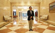 «Sicher können wir ein Versprechen geben, dass wir keine Informationen an die chinesische Regierung weiterleiten»: Huawei-Gründer Ren Zhengfei in der Firmenzentrale in Shenzhen, China. Bild: Qilai Shen/Bloomberg