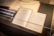 Das Archiv des Männerchors Kurzrickenbach förderte unter anderem Protokolle zutage. (Bild: Reto Martin)