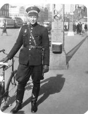 Harry Schnell als Polizist in Kopenhagen. (Bild: PD/Privatarchiv)