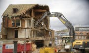 Die Fabrikantenvilla Brühlhof steht nur noch zur Hälfte. (Bild: Werner Grüninger)