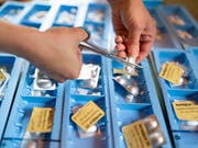 Noch keine Pille gefunden wurde für das Ansteigen der Gesundheitskosten. (Bild: KEYSTONE/GAETAN BALLY)