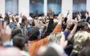 Die Stimmberechtigten der Primarschulgemeinde stimmen am 25.November über die Vereinbarung ab.Bild: Luca Linder (25.November 2013)