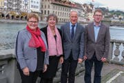 Sie stehen ab 2020 für zwei Jahre an der Spitze der Luzerner Landeskirche (von links): Annegreth Bienz-Geisseler (Vizepräsidentin des Synodalrats) und Renata Asal-Steger (Präsidentin des Synodalrats), Martin Barmettler (Präsident der Synode) und Benjamin Wigger (Vizepräsident der Synode). (Bild: PD)