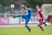 Hergiswil mit Norman Blättler (links) hat noch eine Herbstrundenpartie ausstehend. Bild: Boris Bürgisser