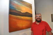 Hat auch schon international Erfolge erzielt: Roland Stieger arbeitet hauptsächlich Öl-Acrylbilder. (Bild: Armando Bianco)