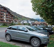 Die Parkplätze von Emmetten sollen nach dem Gemeinderat in Zukunft kostenpflichtig sein. Bild: Corinne Glanzmann (6. November 2019)
