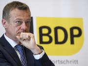 Die BDP von Parteipräsident Martin Landolt hat nach den Wahlen keine Fraktionsstärke mehr. Sie will sich nun wie die EVP der CVP-Fraktion anschliessen. Die gemeinsame Fraktion soll den Namen «Mitte-Fraktion» tragen. (Bild: KEYSTONE/GIAN EHRENZELLER)