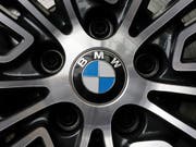 Dank eines deutlichen Anstiegs in China und den USA hat der Autobauer BMW im Oktober mehr Fahrzeuge verkauft. (Bild: KEYSTONE/AP/GENE J. PUSKAR)